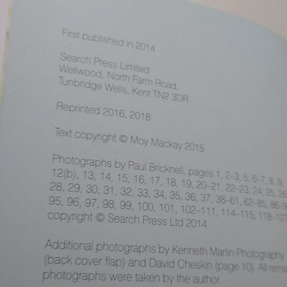 Flowers in Felt & Stitch Book - Picture 5 of 7